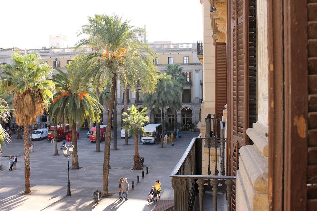 Pension Villanueva Barcelona Exterior photo